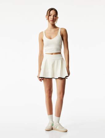 Kolsuz V Yaka Kaplı Slim Fit Sporcu Sütyeni