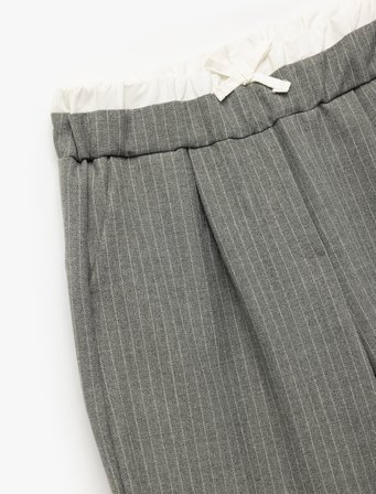 Beli Lastikli Fiyonk Detaylı Rahat Kalıp Geniş Paça Çizgili Pantolon