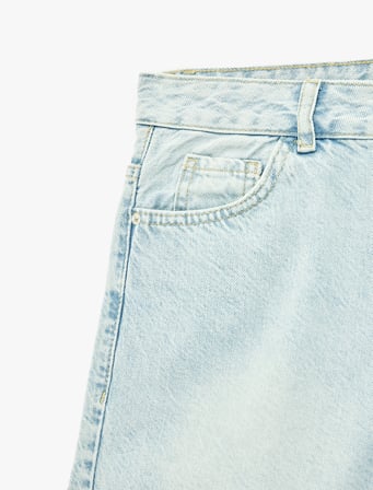 Pamuklu Cepli Düğmeli Istakoz Nakış Detaylı Mini Denim Şort