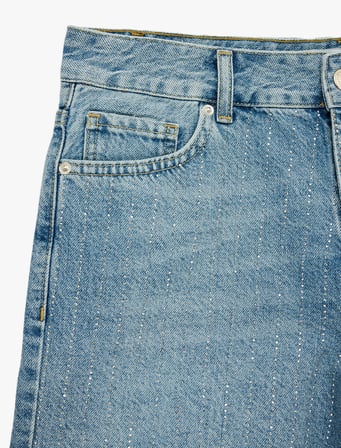Pamuklu Yüksek Bel Taş Detaylı Mini Denim Şort