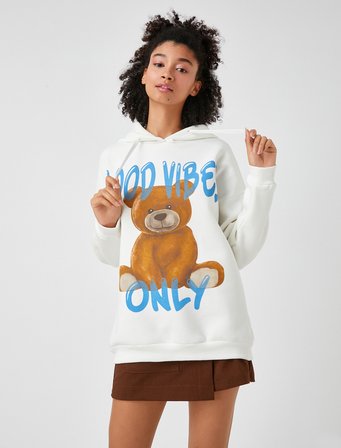 Şardonlu Kapüşonlu Uzun Kollu Ayıcık Baskılı Sweatshirt
