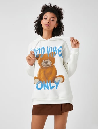 Şardonlu Kapüşonlu Uzun Kollu Ayıcık Baskılı Sweatshirt