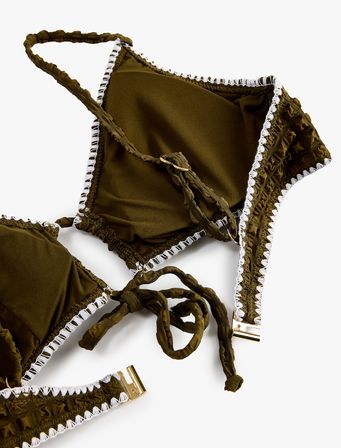 Önden Bağlama Detaylı Dokulu Kroşe Detaylı Bikini Üstü