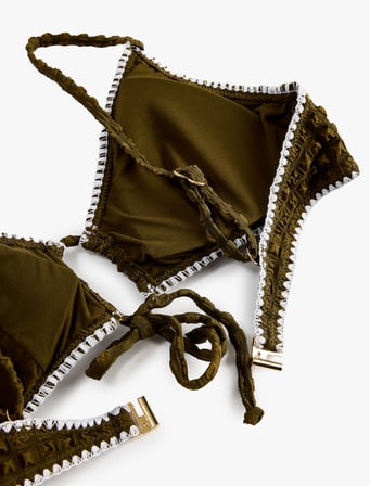 Önden Bağlama Detaylı Dokulu Kroşe Detaylı Bikini Üstü