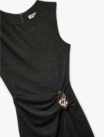 Metal Aksesuarlı Slim Fit Kolsuz Bisiklet Yaka Uzun Elbise