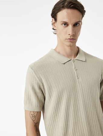 Regular Fit Kısa Kollu Pamuklu Dokulu Düğmeli Polo Yaka Triko Tişört