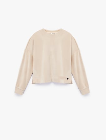 Kalp Detaylı Bisiklet Yaka Uzun Kollu Kadife Sweatshirt
