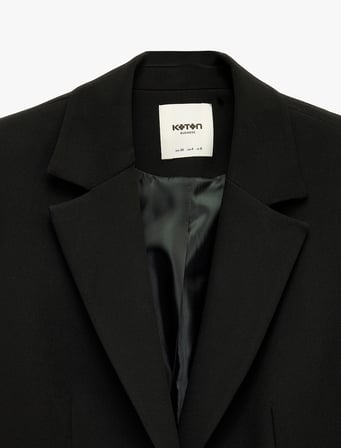 Geniş Yaka Düğmeli Cep Detaylı Blazer Ceket