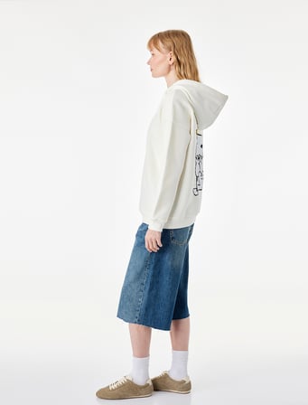 Snoopy Lisanslı Arkası Baskılı Şardonlu Kapüşonlu Sweatshirt
