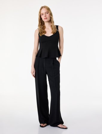 V Yaka Kolsuz Slim Fit Krep Peplum Bluz