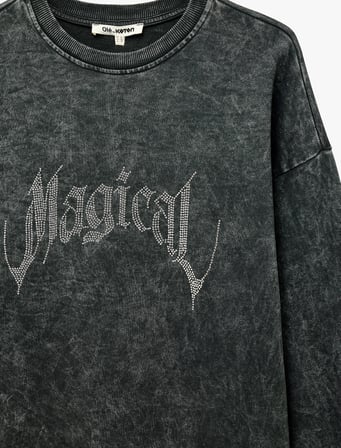 Rahat Kalıp Yıkama Efektli Uzun Kollu Bisiklet Yaka Taşlı Sweatshirt