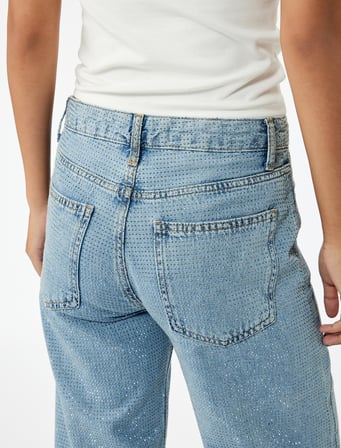 Pamuklu Düğmeli Düz Paça Taş Detaylı Jean Pantolon - Straight Fit Jean