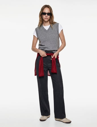 Yırtmaç Detaylı Pileli Yüksek Bel Slim Fit Bol Paça Pantolon