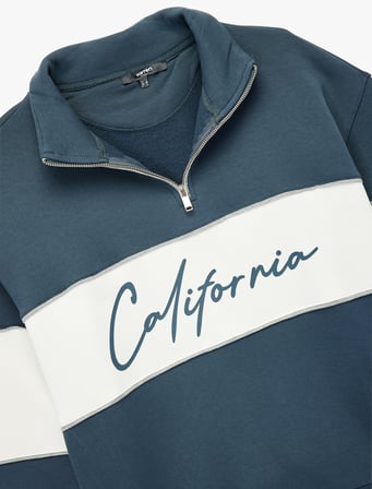 Üç İplik Şardonlu Renk Bloklu Rahat Kalıp Yarım Fermuarlı Yaka Baskılı Sweatshirt