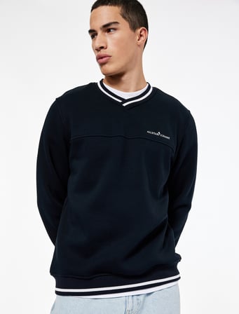 Regular Fit Üç İplik Şardonlu Biyeli İşlemeli V Yaka Uzun Kollu Sweatshirt