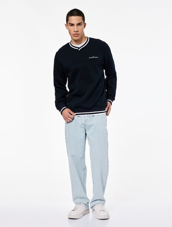 Regular Fit Üç İplik Şardonlu Biyeli İşlemeli V Yaka Uzun Kollu Sweatshirt