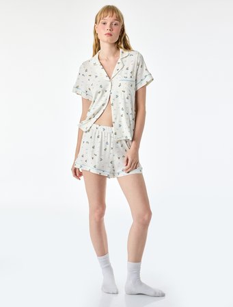 Modal Kumaş Rahat Kalıp Kısa Kollu Gömlek  Yaka Şortlu Pijama Takımı