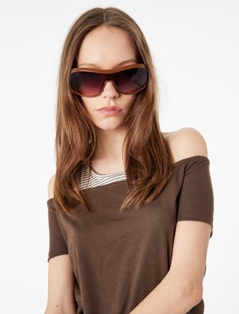 Slim Fit Atlet Detaylı Kısa Kollu Viskon Karışımlı Omzu Açık Tişört
