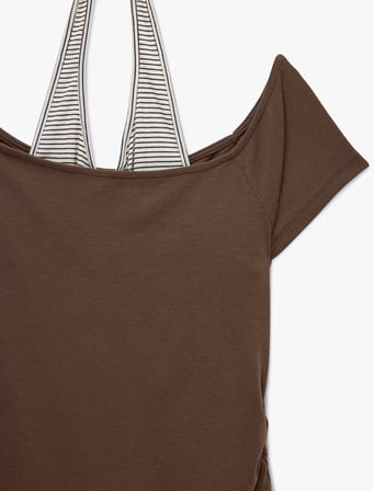 Slim Fit Atlet Detaylı Kısa Kollu Viskon Karışımlı Omzu Açık Tişört