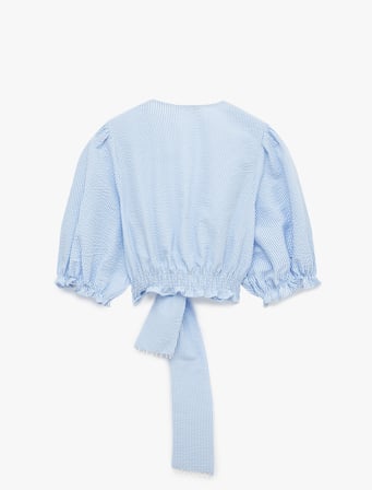 Fırfırlı Kısa Balon Kollu Önden Bağlama Detaylı V Yaka Çizgili Crop Bluz