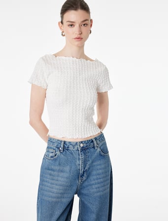 Bürümcük Kumaş Slim Fit Kısa Kollu Omzu Açık Kayık Yaka Bluz