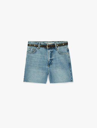 Pamuklu Kemer Detaylı Cepli Düğmeli Mini Denim Şort
