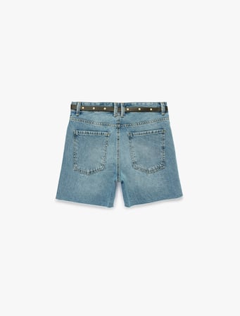 Pamuklu Kemer Detaylı Cepli Düğmeli Mini Denim Şort
