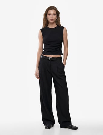 Krep Scuba Slim Fit Drape Detaylı Kolsuz Bisiklet Yaka Bluz