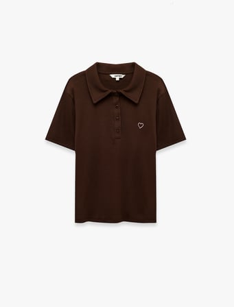 Pamuklu Slim Fit Düğmeli Kalp İşleme Detaylı Polo Yaka Kısa Kollu Fitilli Tişört
