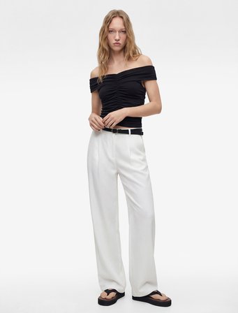 Büzgülü Kolsuz Slim Fit Modal Omzu Açık Bluz