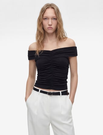 Büzgülü Kolsuz Slim Fit Modal Omzu Açık Bluz
