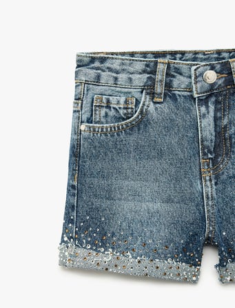 Pamuklu Cepli Taş Detaylı Denim Şort