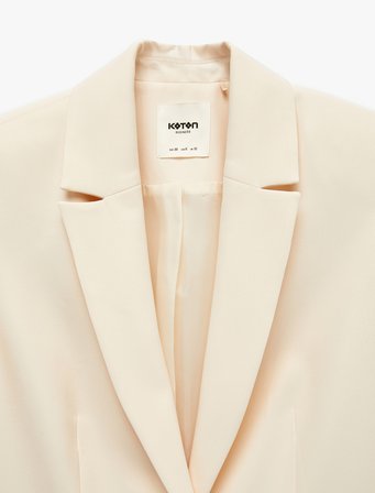 Geniş Yaka Cep Detaylı Düğmeli Blazer Ceket