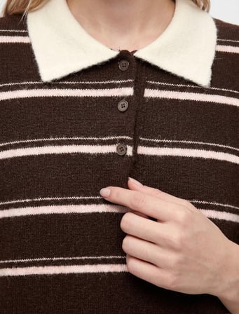 Yumuşak Dokulu Düğmeli Uzun Kollu Polo Yaka Çizgili Crop Triko Kazak