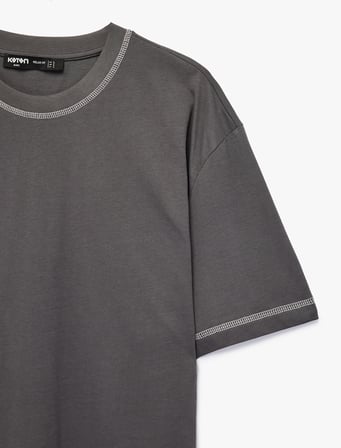 Bisiklet Yaka Dikiş Detaylı Kısa Kollu Oversize Tişört