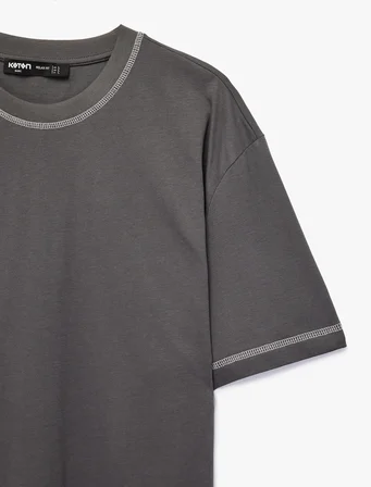 Bisiklet Yaka Dikiş Detaylı Kısa Kollu Oversize Tişört
