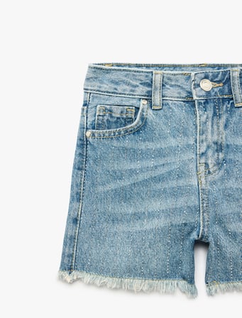 Pamuklu Cepli Püsküllü Paça Denim Şort