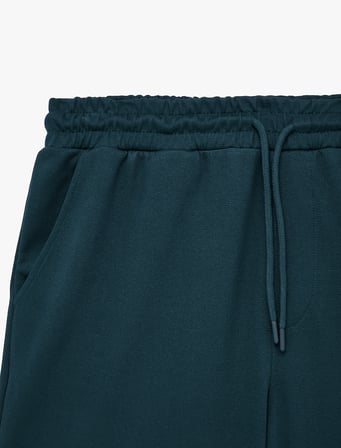 Regular Fit Viskon Karışımlı Beli Bağcıklı Şort