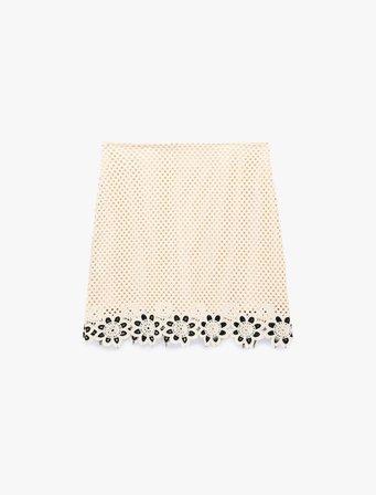 Koton X Melis Ağazat - Slim Fit Çiçek Motif Detaylı Kroşe Mini Etek