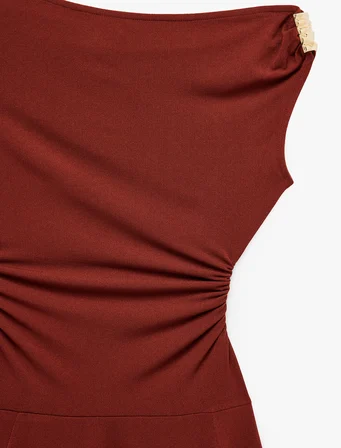 Koton X Melis Ağazat - Slim Fit Aksesuar Detaylı Asimetrik Kesim Tek Omuz Mini Elbise