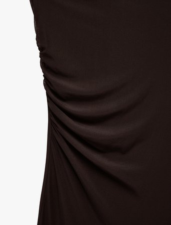 Slim Fit Fular Detaylı Asimetrik Kesim Askılı Tek Omuz Midi Tül Elbise
