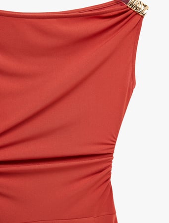 Koton X Melis Ağazat - Slim Fit Aksesuar Detaylı Asimetrik Kesim Tek Omuz Mini Elbise