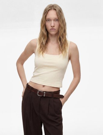 Pamuklu Slim Fit U Yaka Kolsuz Bluz