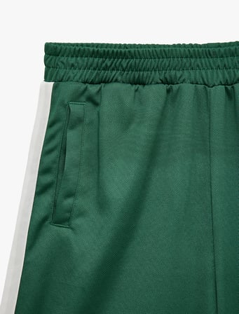 Beli Lastikli Biyeli Cepli Parlak Kumaş Rahat Kalıp Şort