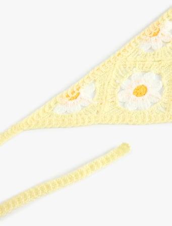 Çiçekli Detaylı Bağlamalı Üçgen Bandana- Koton X Sibil Çetinkaya 