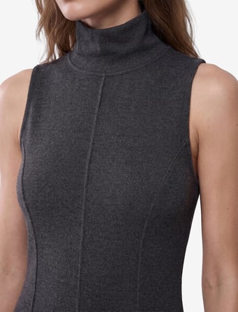 Dikiş Detaylı Slim Fit Kolsuz Dik Yaka Kloş Mini Elbise