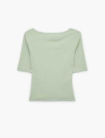 Slim Fit Pamuklu Kayık Yuvarlak Yaka Yarım Kollu Tişört