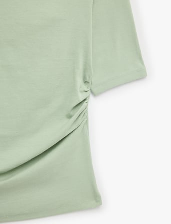 Slim Fit Pamuklu Kayık Yuvarlak Yaka Yarım Kollu Tişört