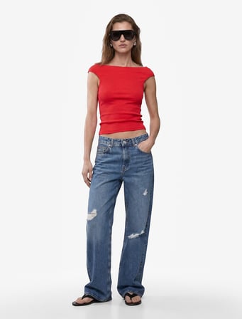 Pamuklu Ribanalı Slim Fit Omzu Açık Madonna Yaka Tişört
