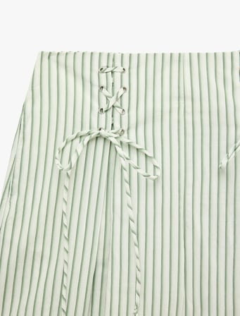 Koton X Sibil Çetinkaya - Slim Fit Çapraz Bağlama Detaylı Fiyonklu Çizgili Poplin Mini Mikro Şort